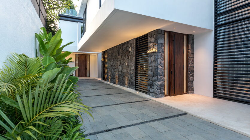 3-BEDROOM MASTERPIECE IN CANGGU